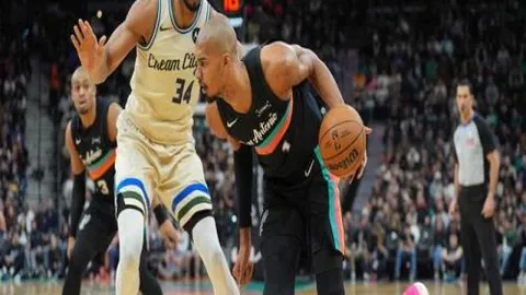 曼联逆袭曙光现！五轮征程，主客场双管齐下，强敌无踪，15分盛宴或将助红魔力压蓝月、红军冲击欧冠资格！